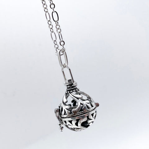 Diffuser Locket Necklace
