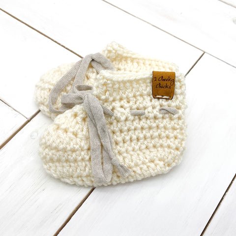 6 - 12 months CREAM Baby Booties