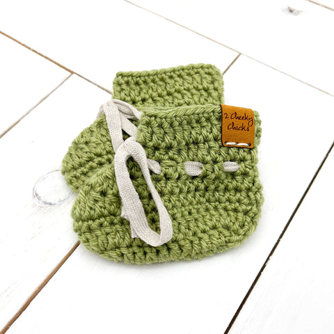 0 - 3 months GREEN Baby Booties